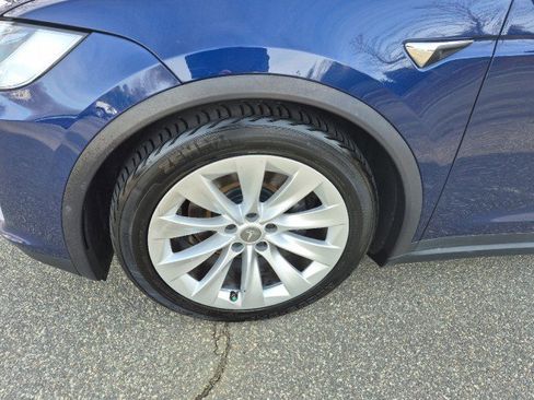 Used 2018 Tesla Model X 75D image 13