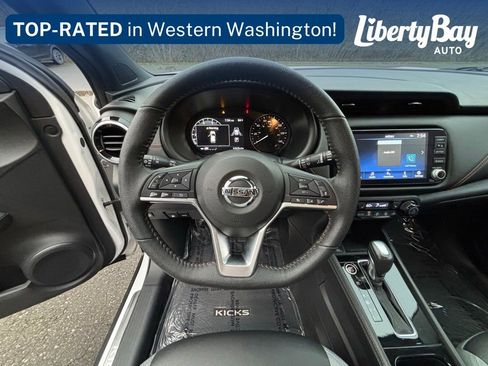 Used 2021 Nissan Kicks SR w/ SR Premium Package image 12