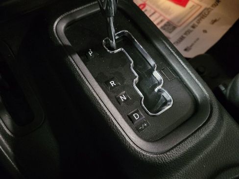 Used 2018 Jeep Wrangler Unlimited Sport w/ Connectivity Group image 15