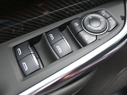 Used 2025 Cadillac XT4 Sport FWD image 11