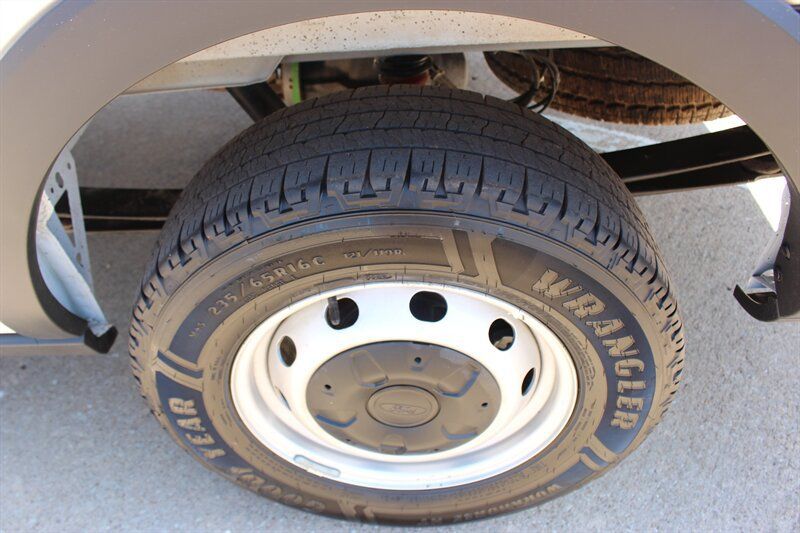 Used 2026 Ford Transit 250 148 Medium Roof RWD image 36