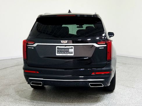 Used 2020 Cadillac XT6 Premium Luxury image 2