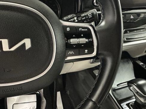 Used 2022 Kia Sorento EX image 18