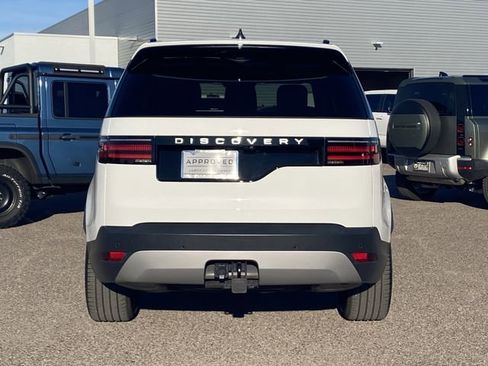 Used 2025 Land Rover Discovery S image 29