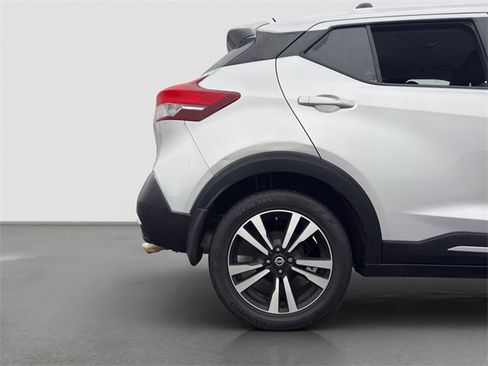 Used 2018 Nissan Kicks SR w/ Exterior Package image 23