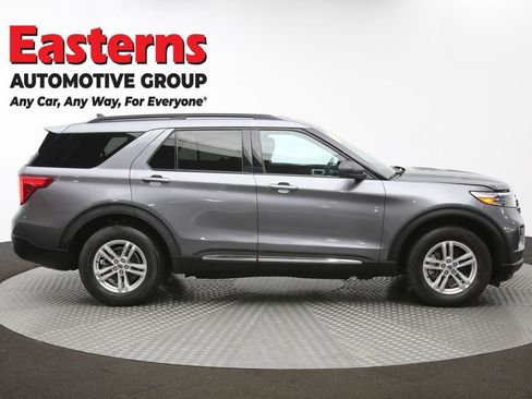 Used 2022 Ford Explorer XLT image 4
