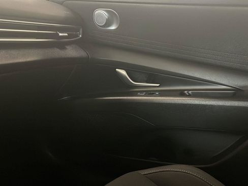 Certified 2023 Hyundai Elantra SEL FWD image 28