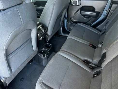 Used 2025 Jeep Gladiator Sport AWD/4WD image 12