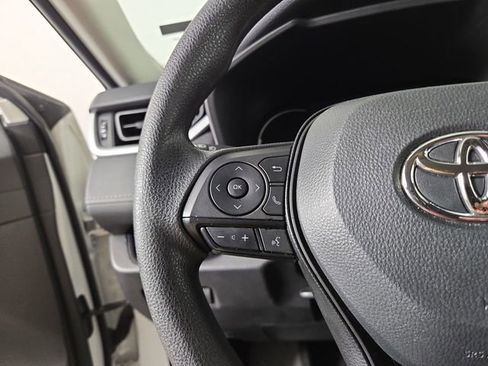 Used 2025 Toyota RAV4 XLE image 22