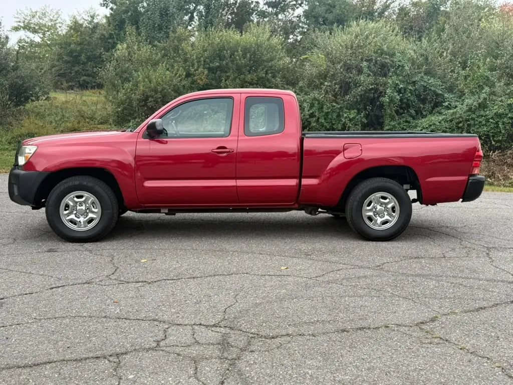 Used 2013 Toyota Tacoma 2WD Access Cab image 2