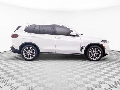Certified 2024 BMW X5 xDrive40i w/ Executive Package AWD/4WD image 6