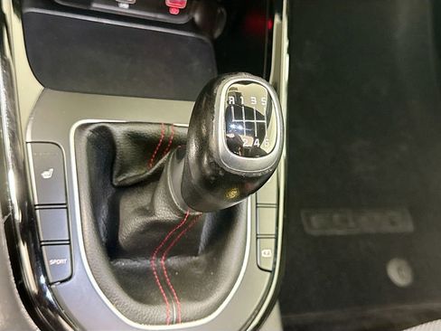 Used 2022 Kia Forte GT image 17