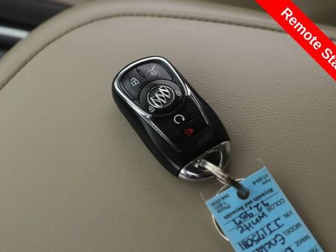 Used 2018 Buick Enclave Essence FWD image 3