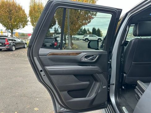 Used 2021 Chevrolet Tahoe Premier w/ Premium Package image 10