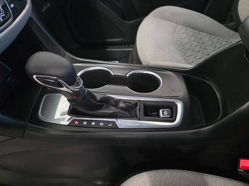 Used 2022 Chevrolet Equinox LS w/ LS Convenience Package FWD image 22