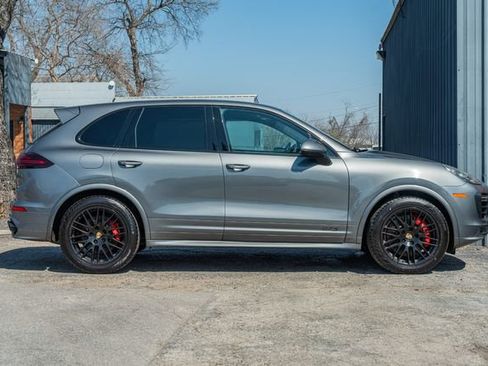 Used 2018 Porsche Cayenne GTS image 7
