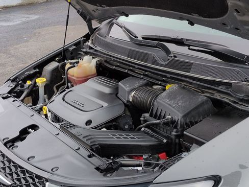 Used 2023 Chrysler Pacifica Touring-L image 26