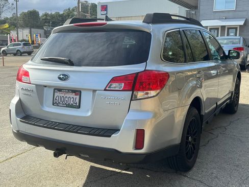 Used 2012 Subaru Outback 3.6R Limited AWD/4WD image 7