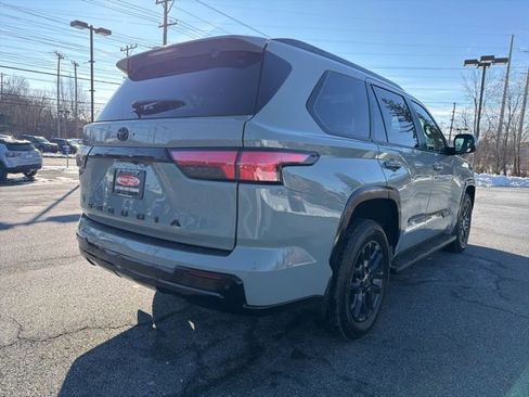 Used 2024 Toyota Sequoia Platinum image 9
