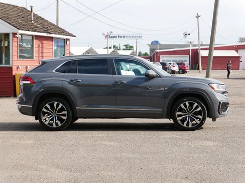 Used 2020 Volkswagen Atlas Cross Sport SEL R-Line AWD/4WD image 2