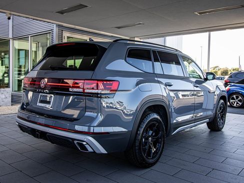 New 2026 Volkswagen Atlas Peak Edition image 19