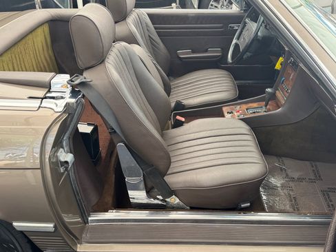 Used 1987 Mercedes-Benz 560 SL image 16
