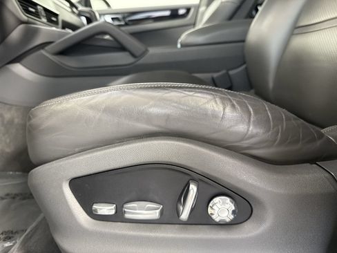 Used 2019 Porsche Cayenne AWD/4WD image 22