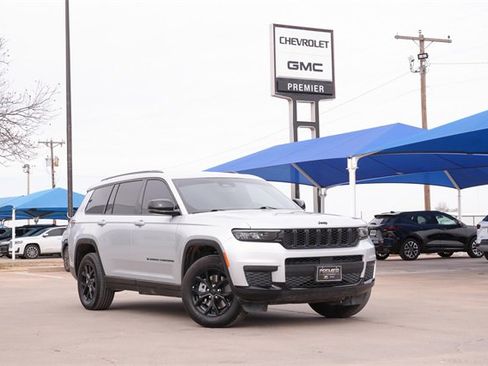 Used 2024 Jeep Grand Cherokee L Laredo image 1
