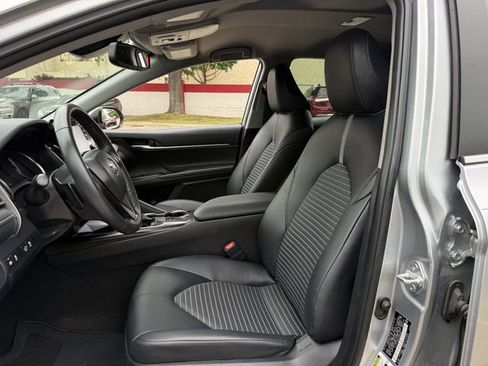 Used 2024 Toyota Camry SE w/ Convenience Package image 25