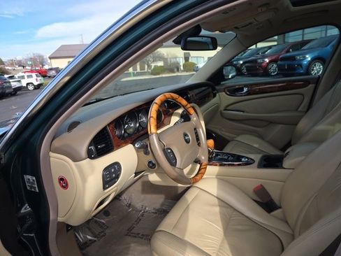Used 2007 Jaguar XJ8 image 18