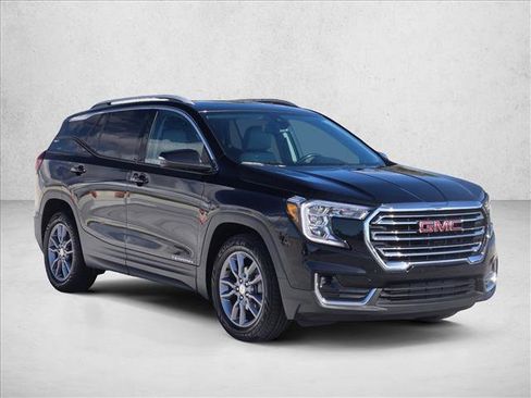 Used 2022 GMC Terrain SLT w/ Infotainment Package II image 3