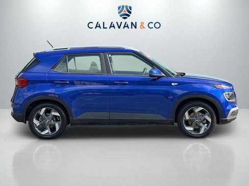 Used 2024 Hyundai Venue Limited FWD image 8