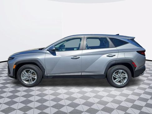 Used 2025 Hyundai Tucson SE AWD/4WD image 3