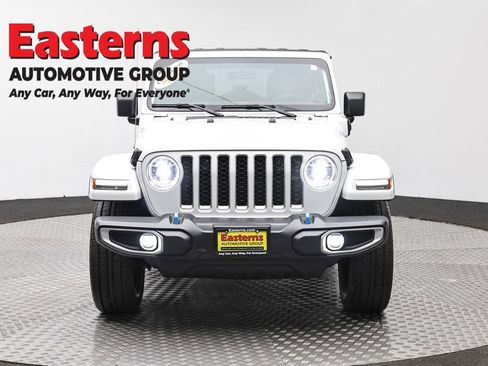 Used 2023 Jeep Wrangler Unlimited Sahara AWD/4WD image 2