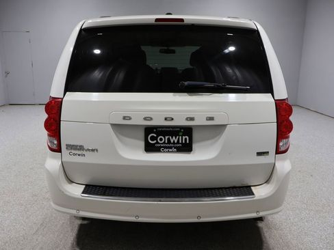 Used 2013 Dodge Grand Caravan SXT w/ UConnect Hands-Free Group image 3