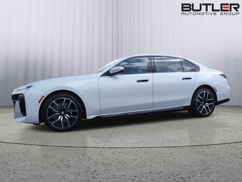 Used 2026 BMW 760i xDrive w/ Executive Package AWD/4WD image 1