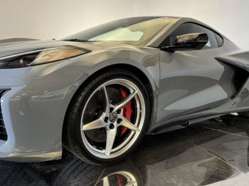 Used 2025 Chevrolet Corvette E-Ray w/ Stealth Interior Trim Package AWD/4WD image 22