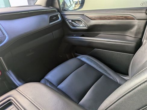 Used 2021 Chevrolet Tahoe Z71 image 17