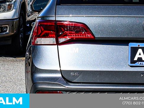 Used 2024 Volkswagen Taos SE image 14