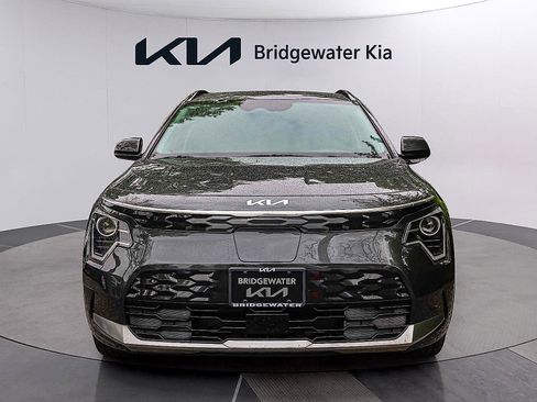 Certified 2025 Kia Niro Wind w/ Wind Preserve Package FWD image 2