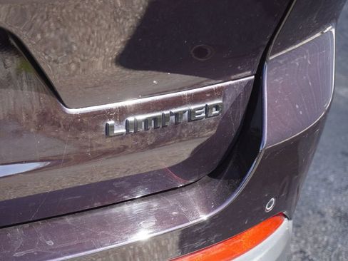 Used 2023 Jeep Grand Cherokee L Limited w/ Black Appearance Package image 8