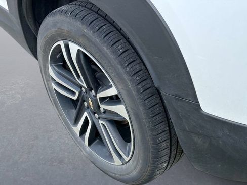 Used 2023 Chevrolet TrailBlazer LT FWD image 8