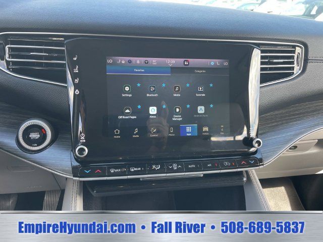 Used 2024 Jeep Wagoneer Series II w/ Flexible Seating Group AWD/4WD image 23
