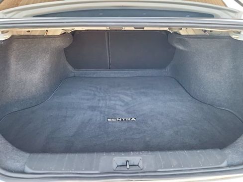 Used 2024 Nissan Sentra SR FWD image 18