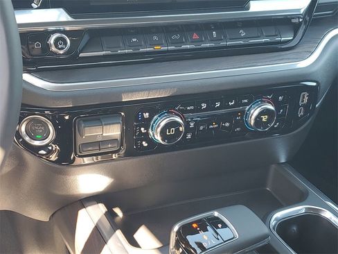 New 2026 GMC Sierra 1500 SLT w/ SLT Premium Package image 17