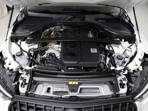 Certified 2025 Mercedes-Benz GLC 43 AMG 4MATIC image 35