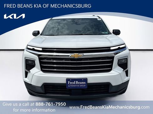 Used 2024 Chevrolet Traverse LT AWD/4WD image 2