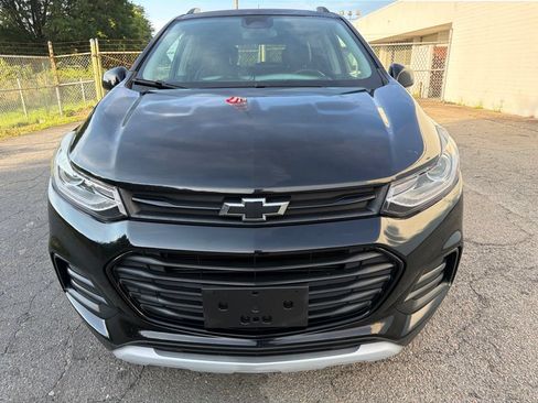 Used 2020 Chevrolet Trax LT w/ Sun & Sound Package AWD/4WD image 11