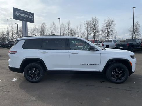 New 2026 Jeep Grand Cherokee L 4WD image 7