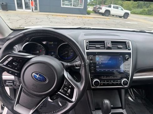 Used 2019 Subaru Outback 2.5i Touring AWD/4WD image 12